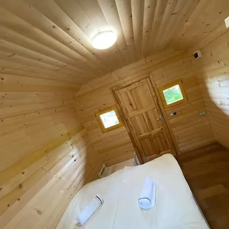 Parque de Campismo Glamping Mali Raj *